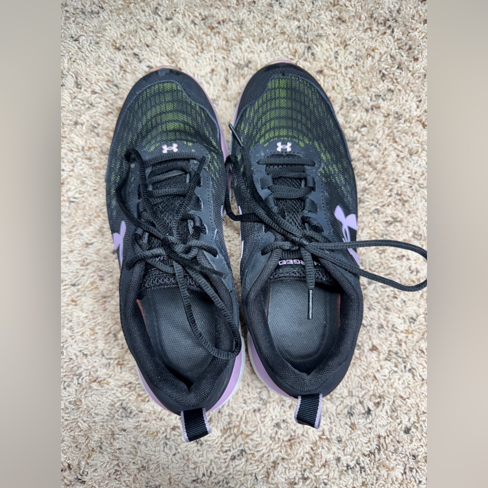 Under Armour Charged Assert   Running Shoes Size 9